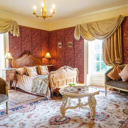 Harrisons Hall Bed & Breakfast Hotel Mold Bagian luar foto