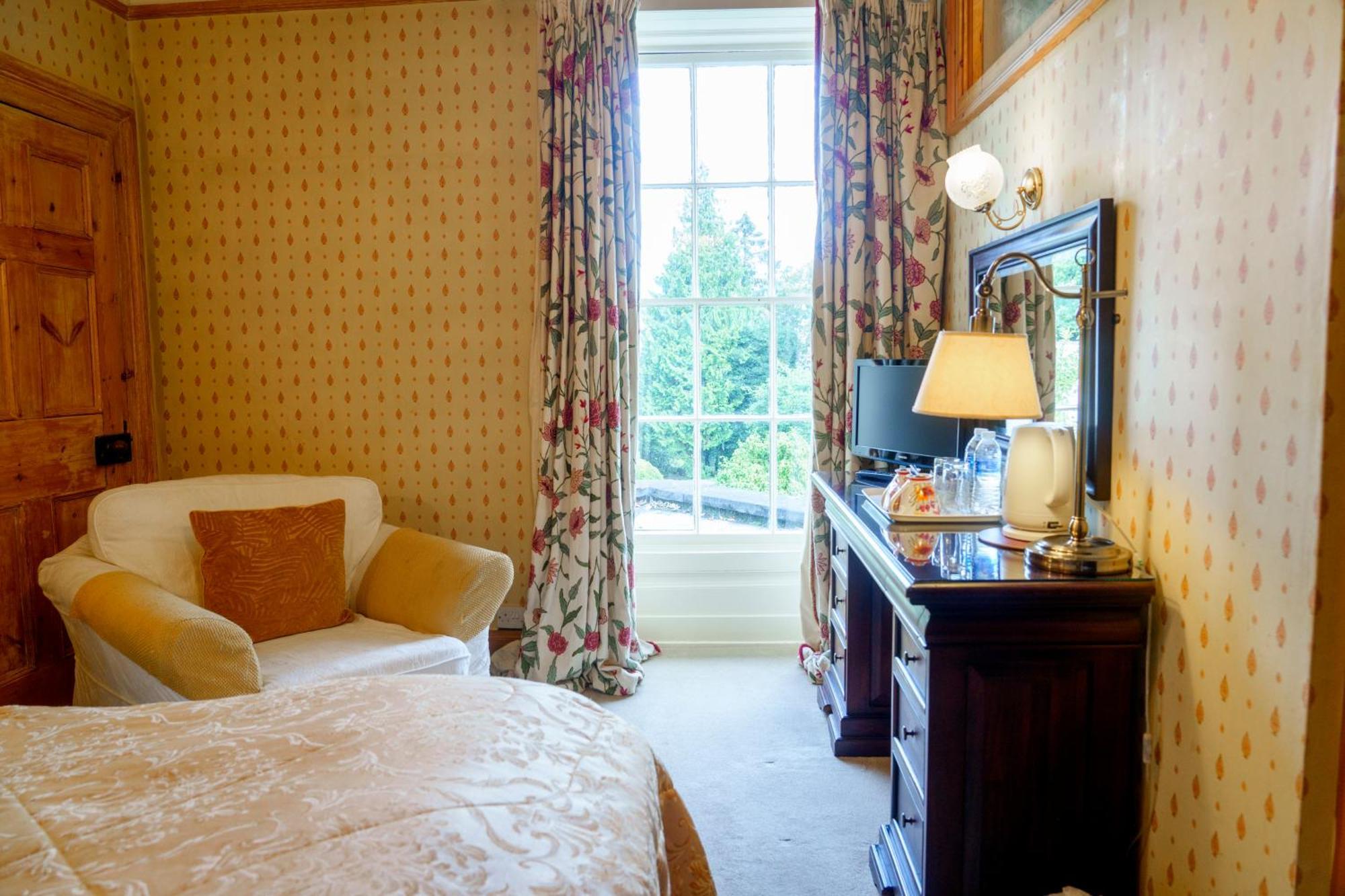 Harrisons Hall Bed & Breakfast Hotel Mold Bagian luar foto