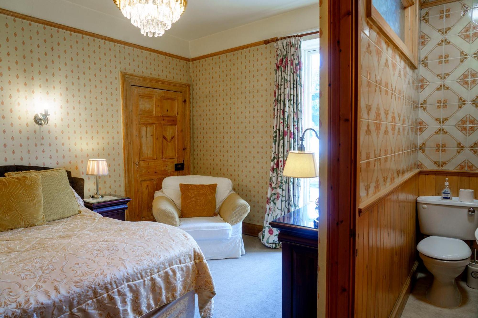 Harrisons Hall Bed & Breakfast Hotel Mold Bagian luar foto