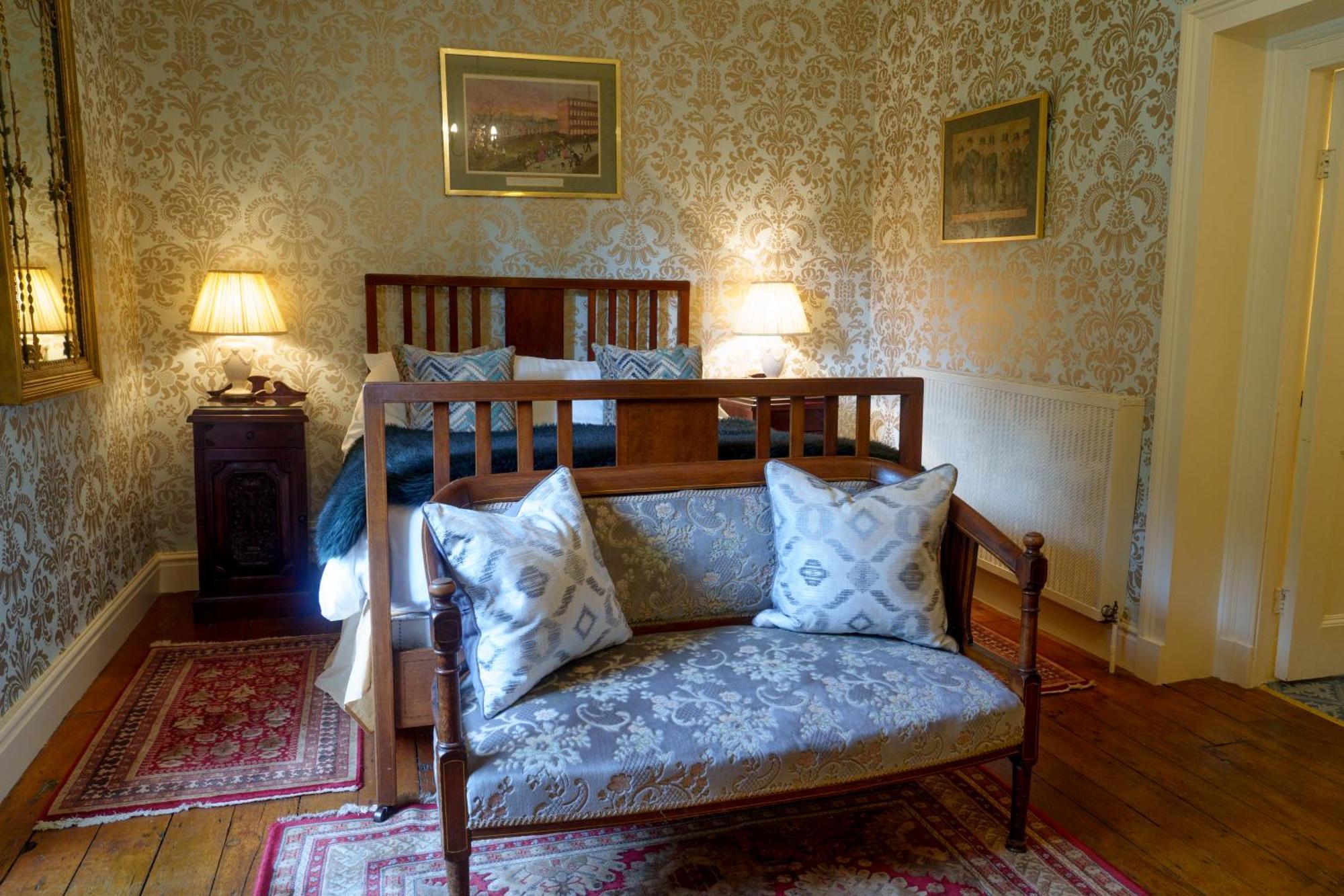 Harrisons Hall Bed & Breakfast Hotel Mold Bagian luar foto
